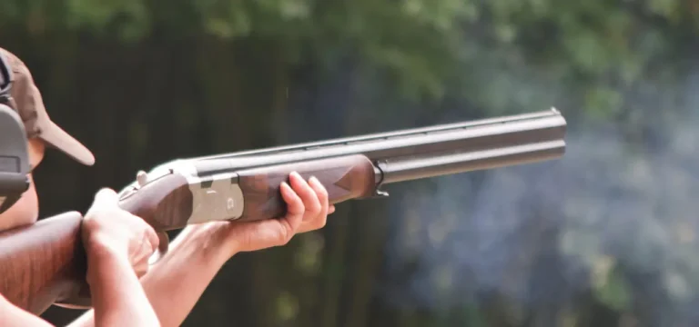 Gewehr für Weiterbildungslehrgang für Kampfrichter