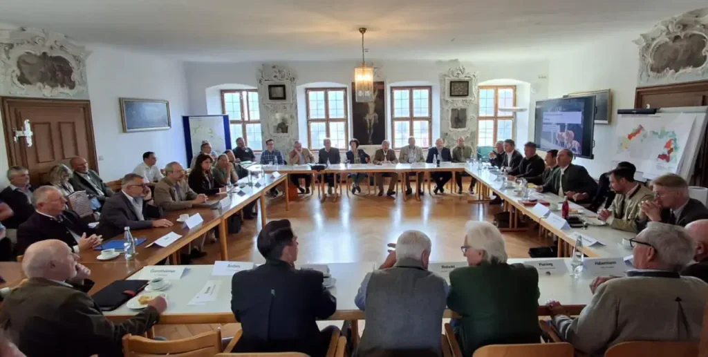 Rotwild kennt keine Grenzen bei der Tagung