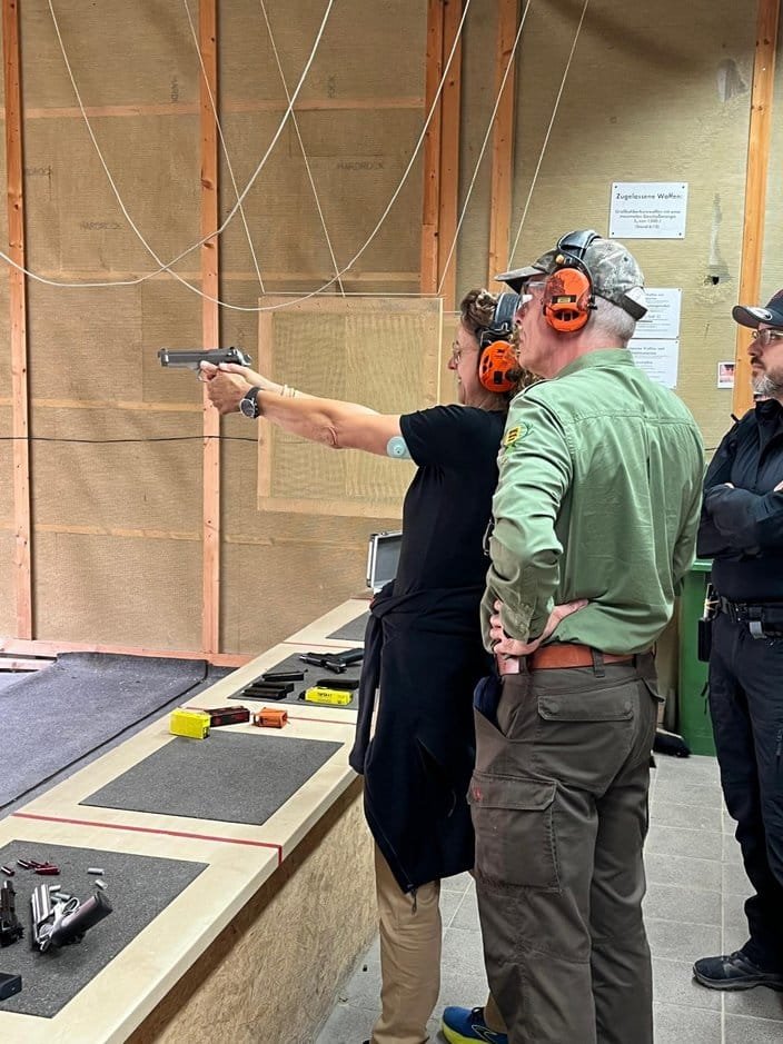 am Schießstand - Eintägiges Waffenseminar: Kurzwaffen