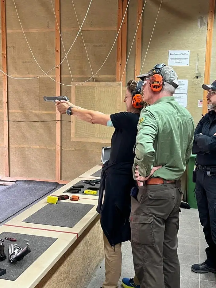 am Schießstand - Eintägiges Waffenseminar: Kurzwaffen
