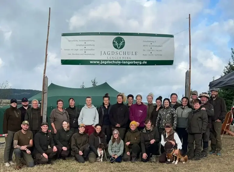 Gruppenfoto zum Fazit Mädelscamp 2026 am Rennsteig