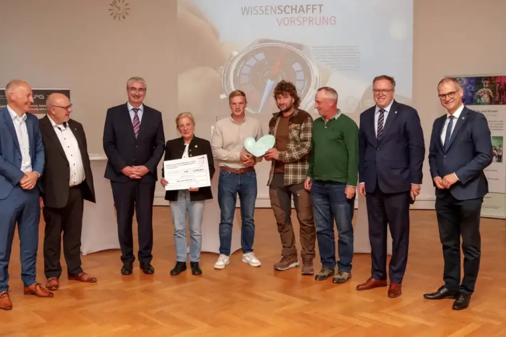 Gruppenbild mit Ministerpräsident M.Voigt zum Ehrenamtspreis 2026 - Doppelte Freude in Rudolstadt
